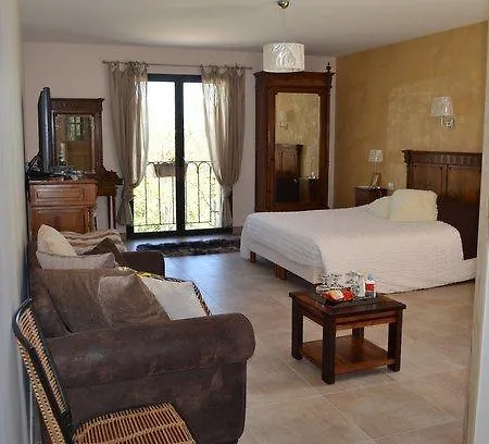Bed & Breakfast Chateau Serigues 3*