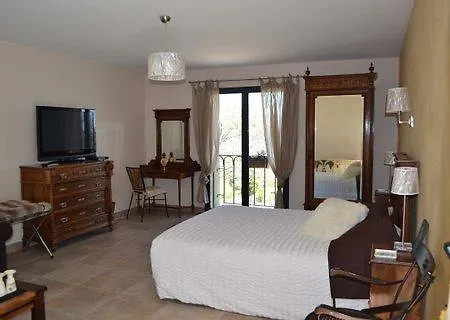Bed & Breakfast Chateau Serigues 3*