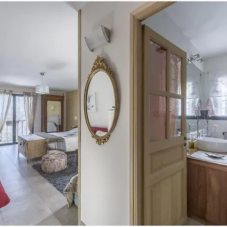 Chateau Serigues Bed & Breakfast