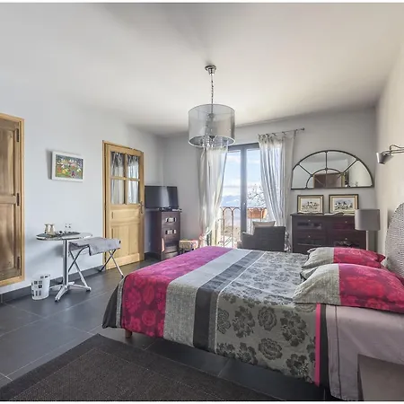 Chateau Serigues 3*