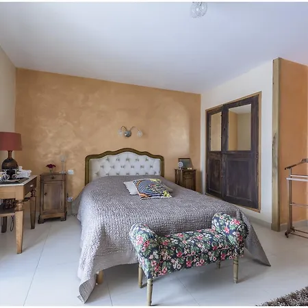 Chateau Serigues 3*